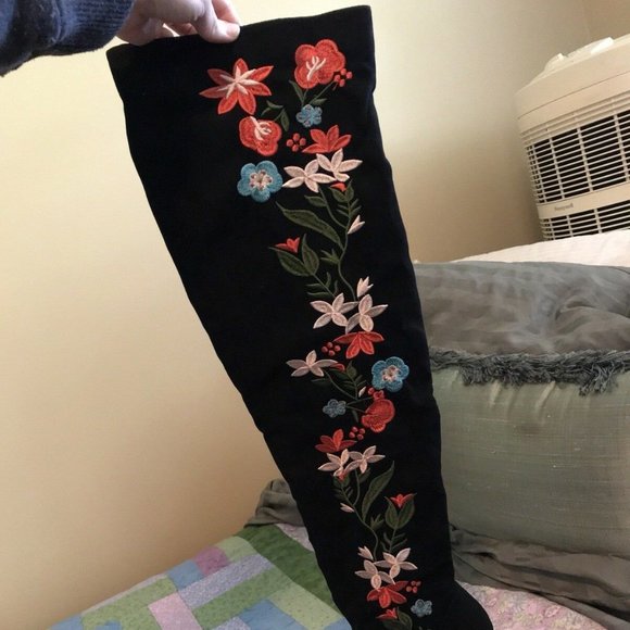NIB Qupid Black Velvet Floral Embroidered Over-The-Knee High Heel Boots 5.5 - Picture 7 of 14